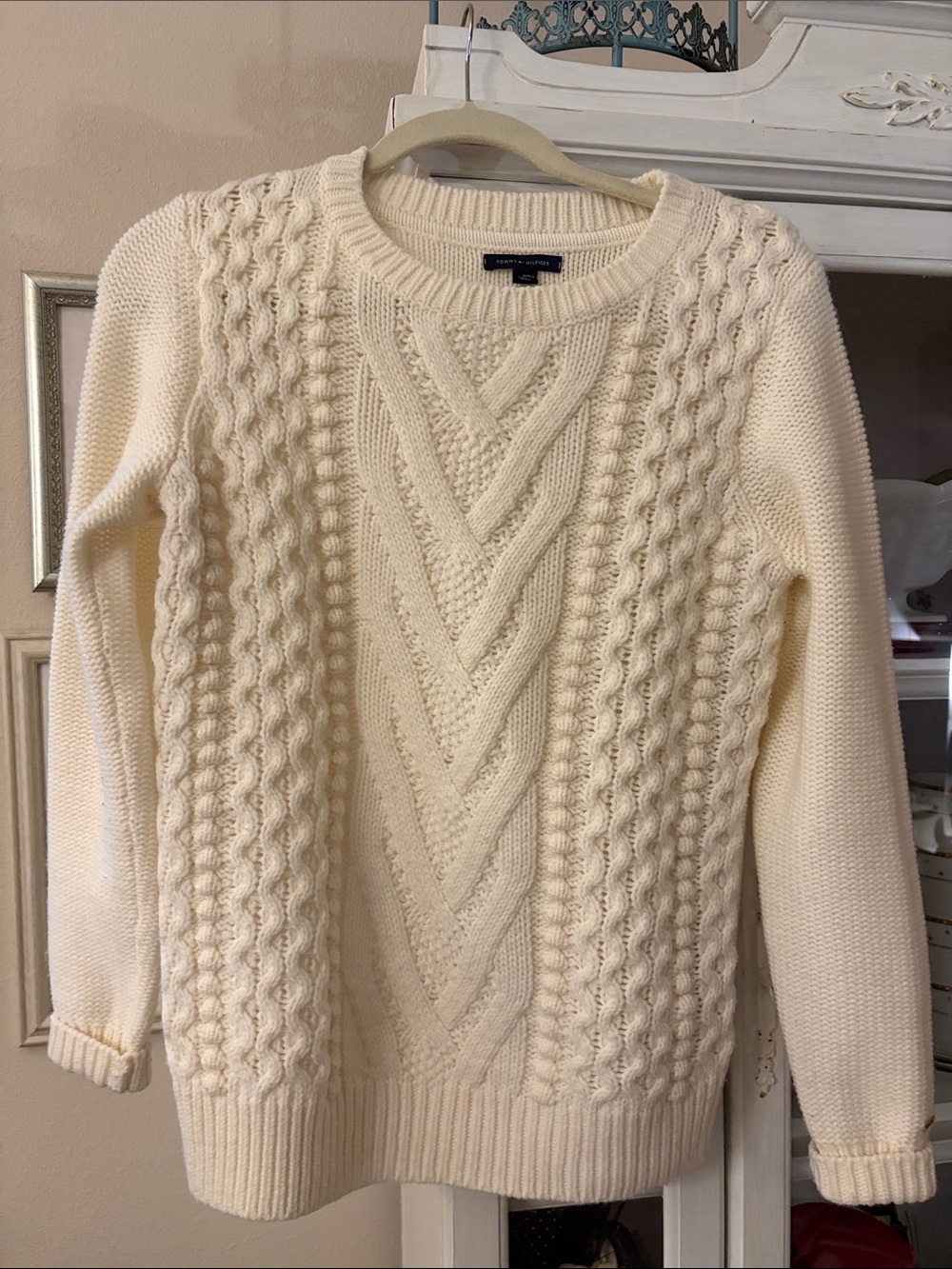 Tommy Hilfiger cream cable knit wool blend sweater Medium.